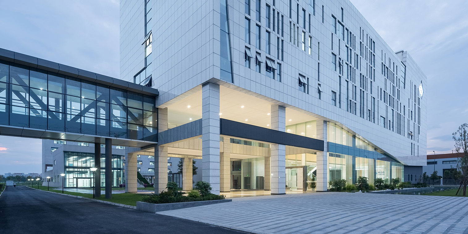成都微芯药业质检办公楼主立面沿街透视